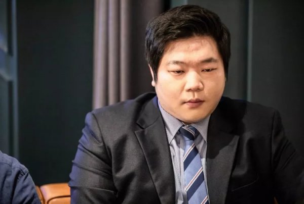 她在场上显 她在场上显