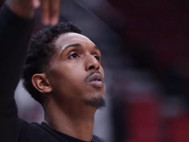 对年轻球员 对年轻球员